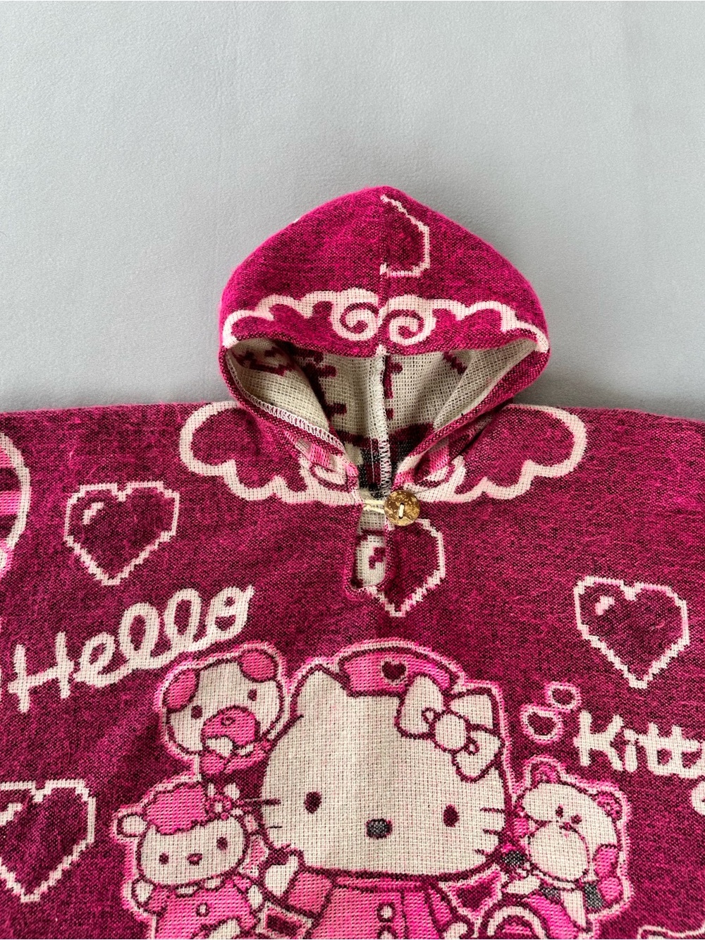 🎉5 for $45🎉 Hello Kitty poncho sweater cover up girls one size 5,6,7,8 - Picture 4 of 8